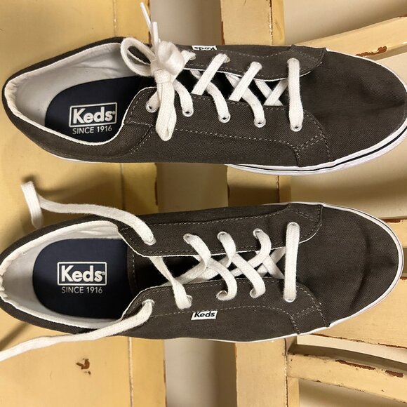Keds Canvas Sneakers: Size 9.5 - Picture 6 of 8